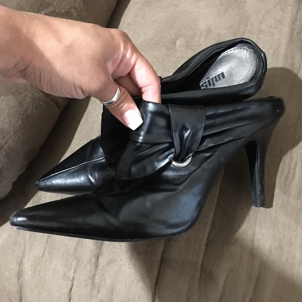 Heeled booties